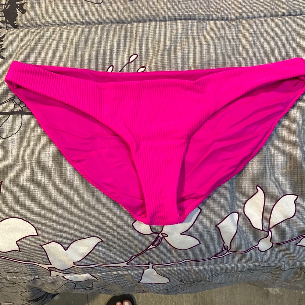 Hot pink ribbed bikini bottoms. Size Medium